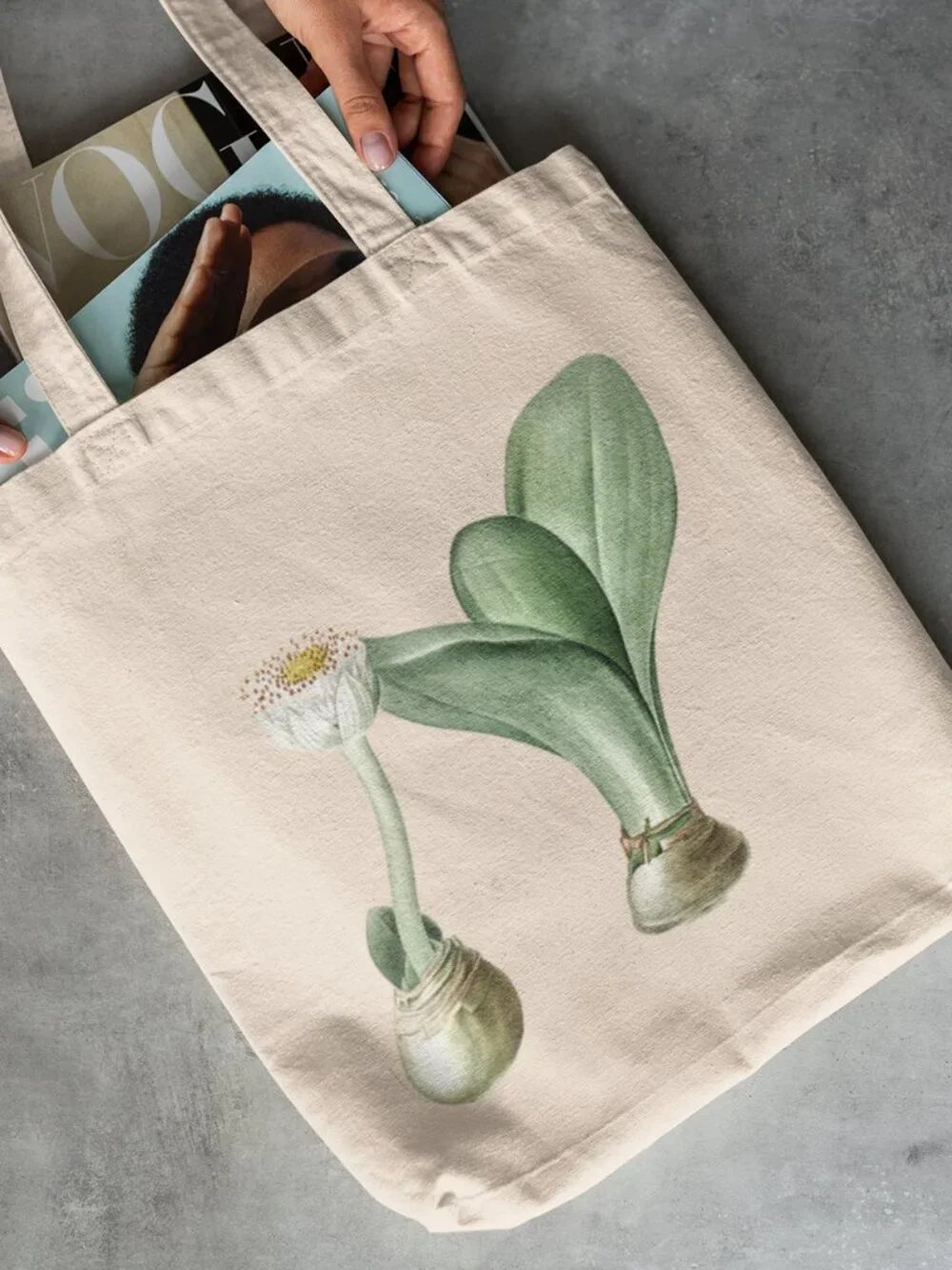 Camas Vintage Floral Print Graphic Canvas Tote Bag